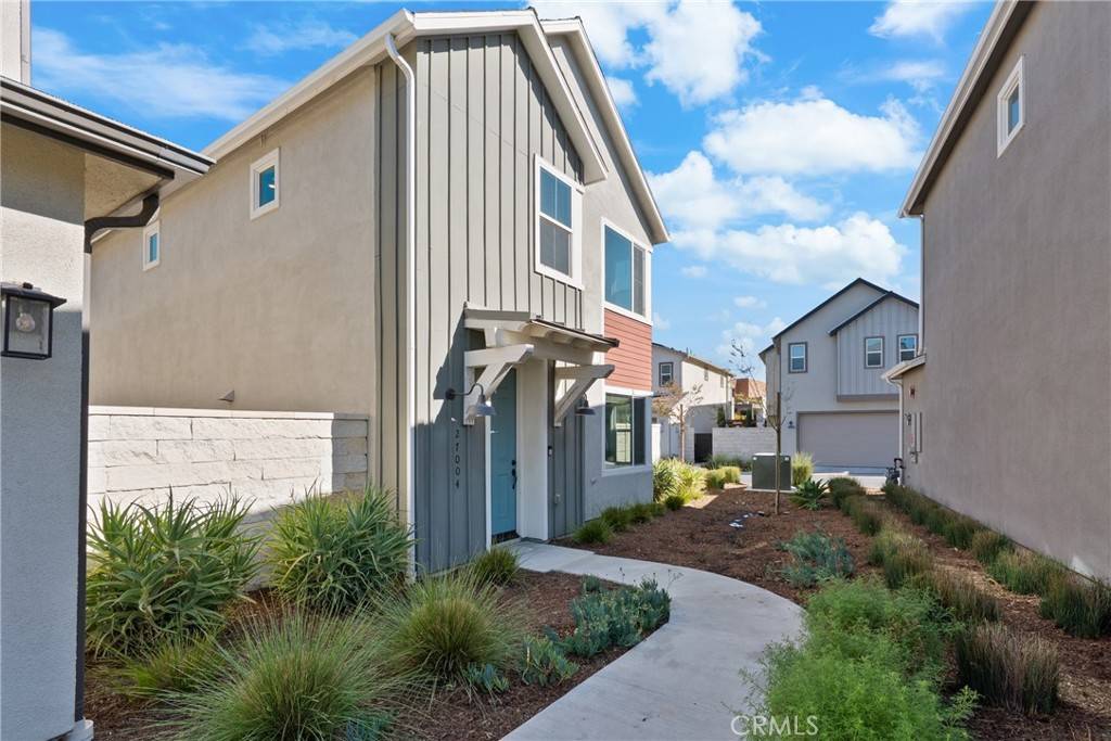 Valencia, CA 91381,27004 Trail View
