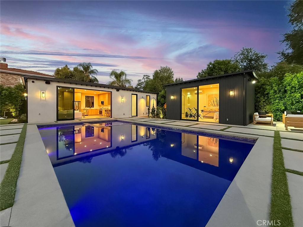 Woodland Hills, CA 91367,23416 Califa ST