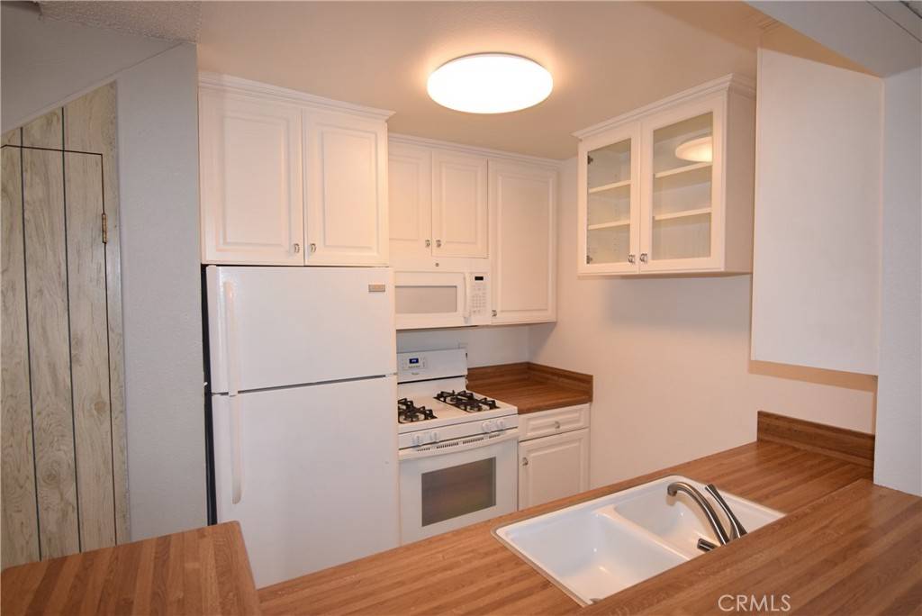 Tarzana, CA 91356,18645 Hatteras ST #211