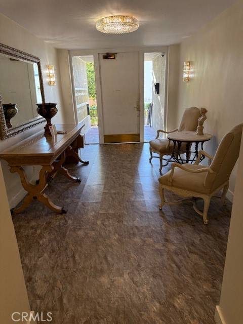 Beverly Hills, CA 90212,434 S Canon DR #202