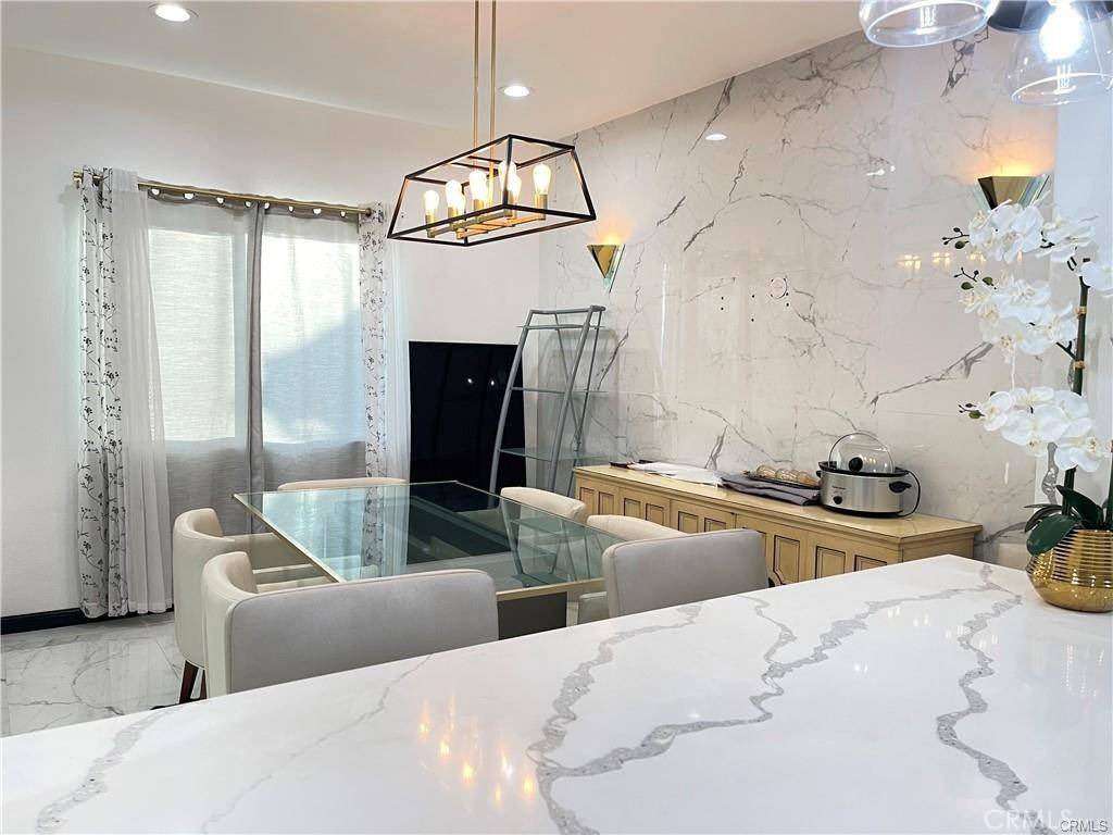 Rosemead, CA 91770,3823 2 Walnut Grove