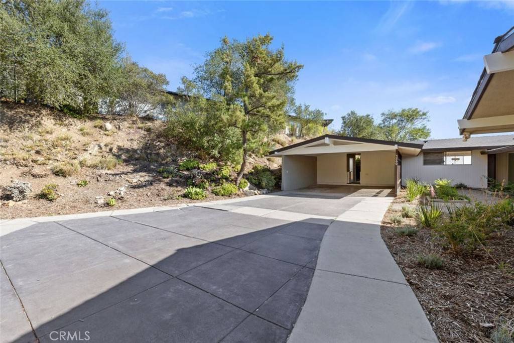 La Canada Flintridge, CA 91011,5260 Gould AVE