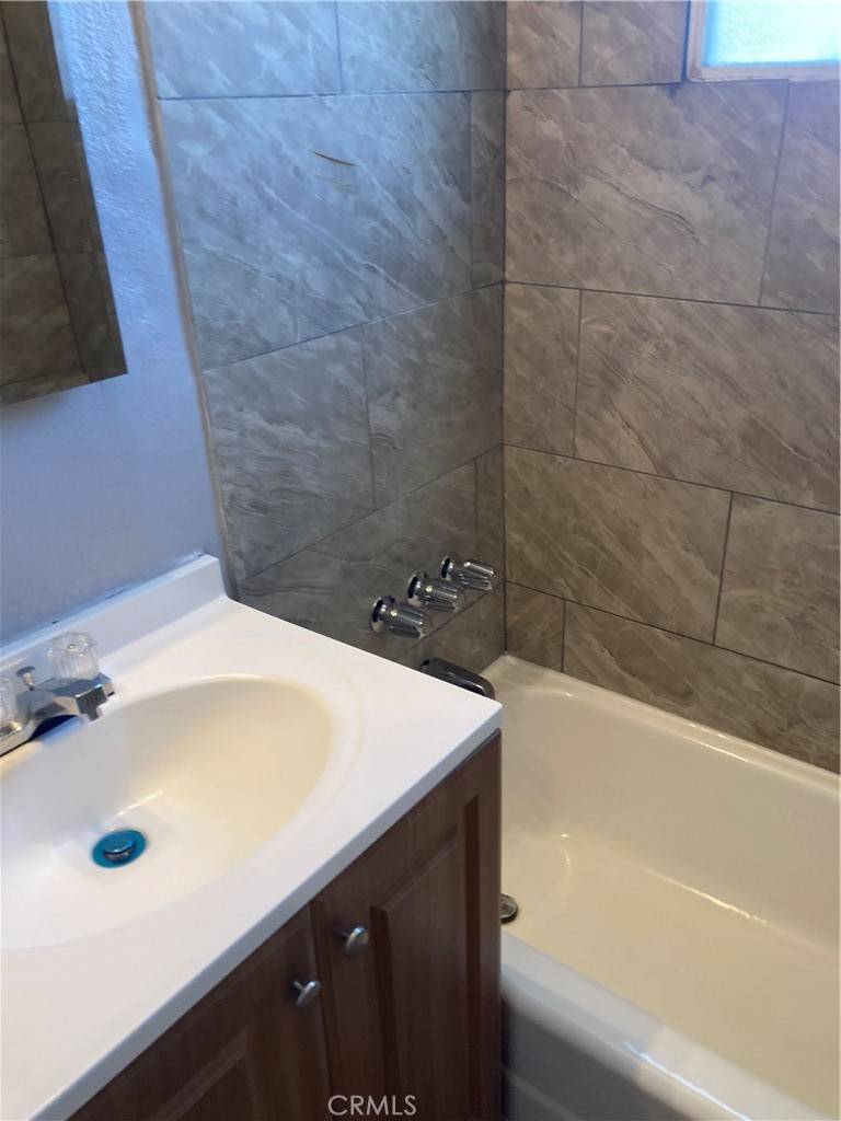 Lancaster, CA 93535,43442 6th