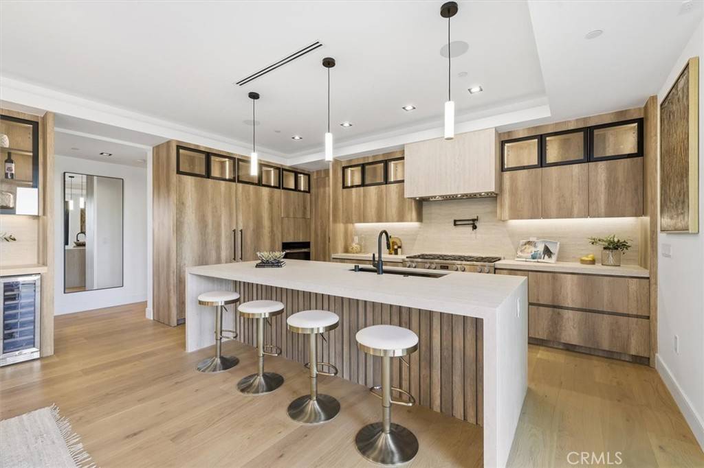 Encino, CA 91436,16800 Oak View