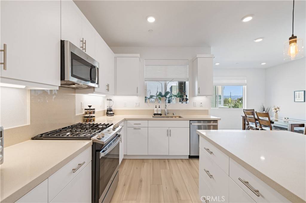 Valencia, CA 91381,26976 Tanager LN