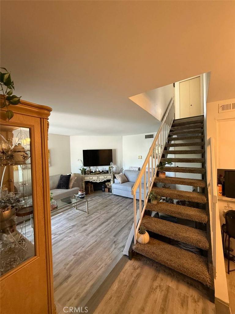 Tarzana, CA 91356,18411 Hatteras #131