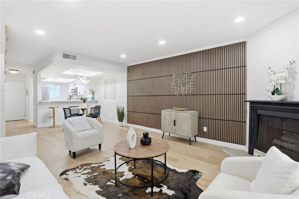 North Hollywood, CA 91602,11119 Camarillo #104