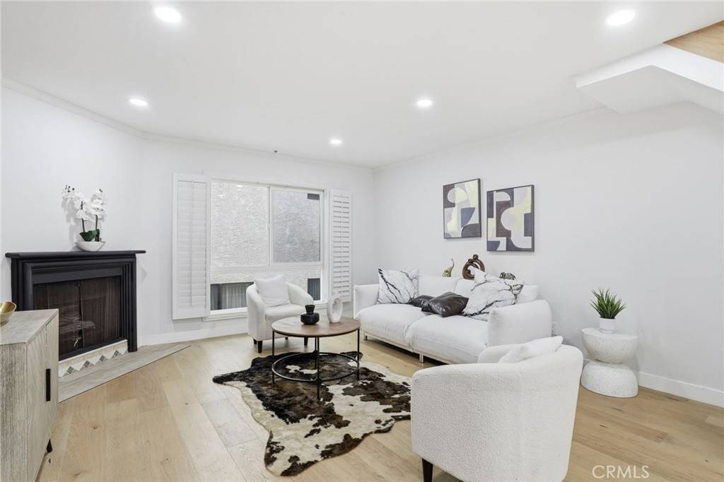 North Hollywood, CA 91602,11119 Camarillo #104