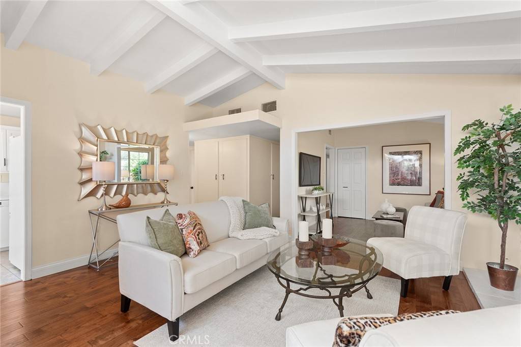 San Fernando, CA 91345,11218 Orion AVE