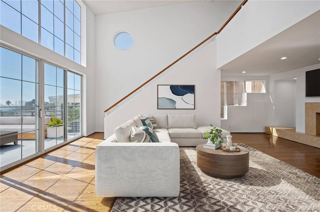 Los Angeles, CA 90069,8246 Woodshill TRL