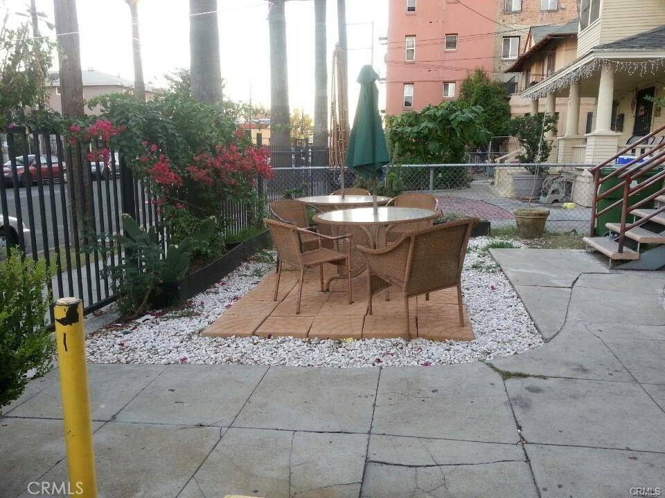 Los Angeles, CA 90006,1425 S Bonnie Brae ST