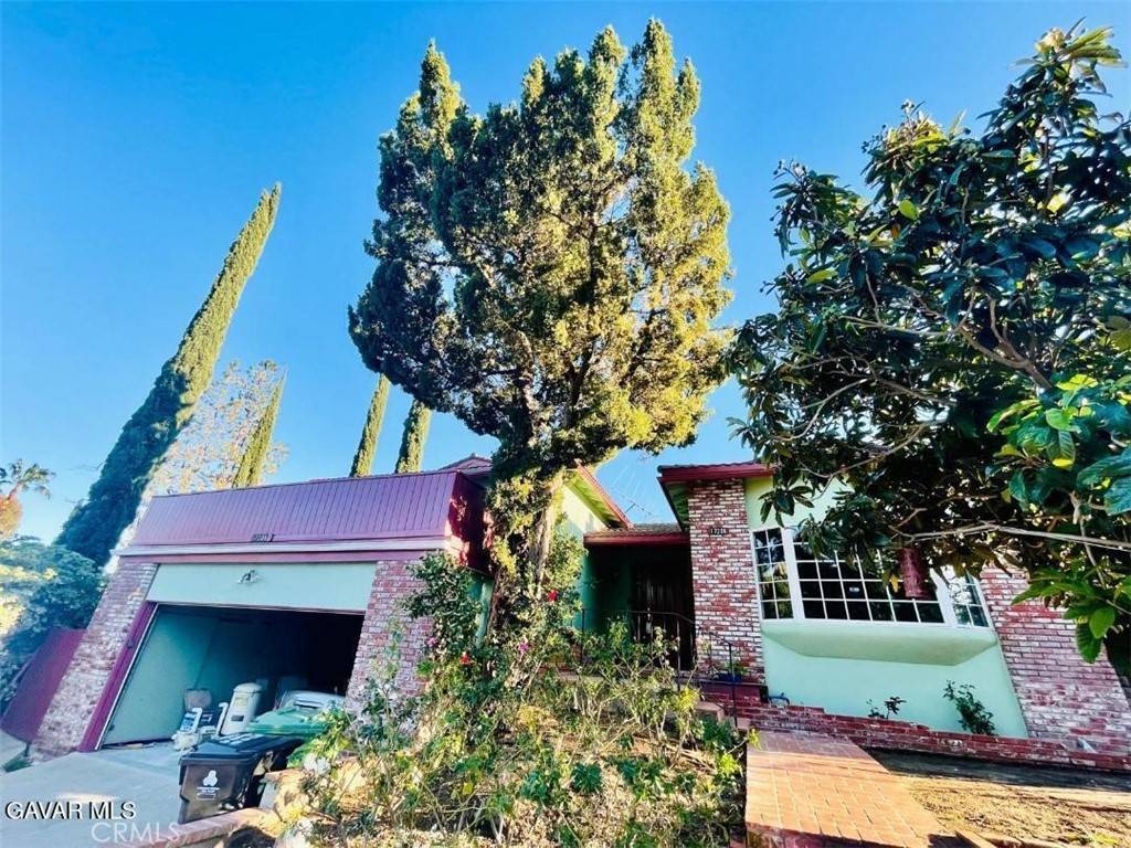 Granada Hills, CA 91344,17208 Braxton