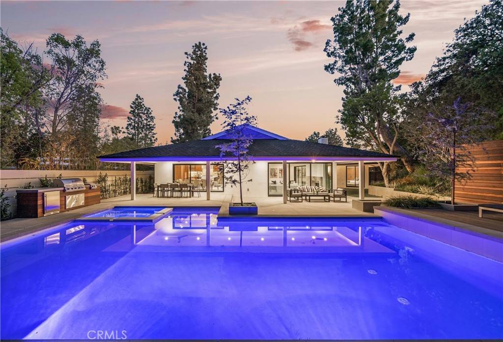 Encino, CA 91436,16105 Clear Oak DR