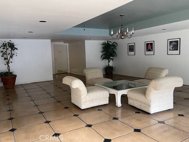 Sherman Oaks, CA 91423,4426 Ventura Canyon #204