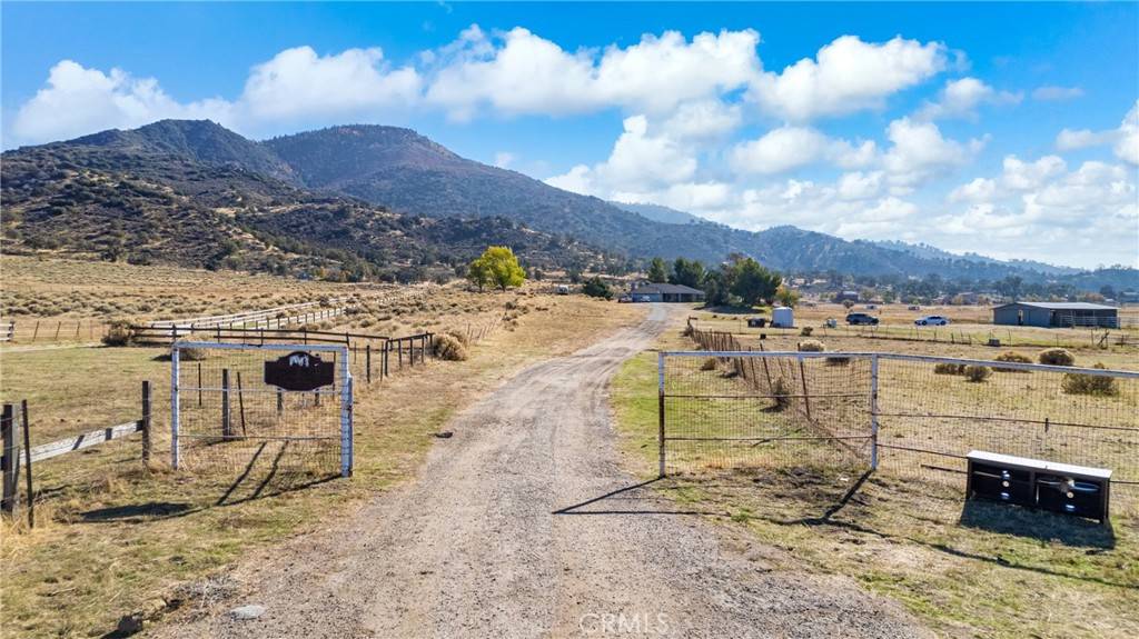 Tehachapi, CA 93561,18888 Pellisier RD