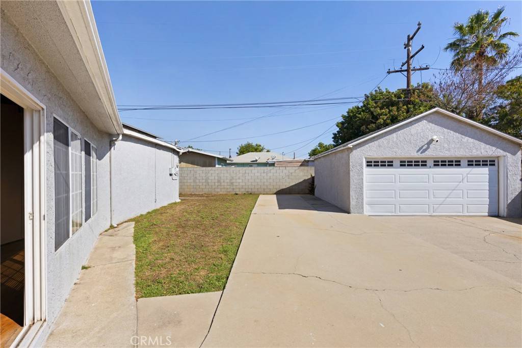 Inglewood, CA 90303,3307 W 116th