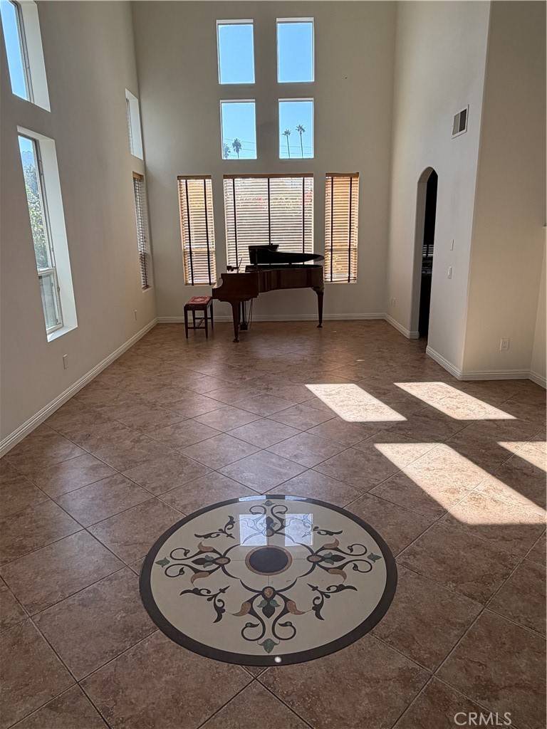 Studio City, CA 91602,10658 Chiquita