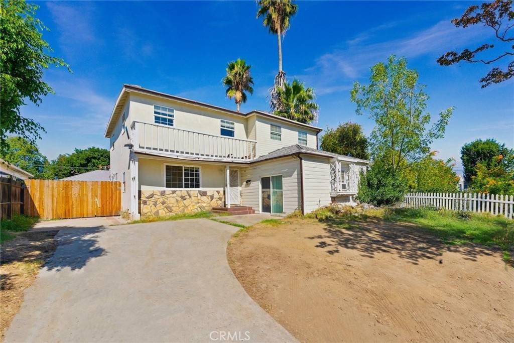 Van Nuys, CA 91402,15219 Willard