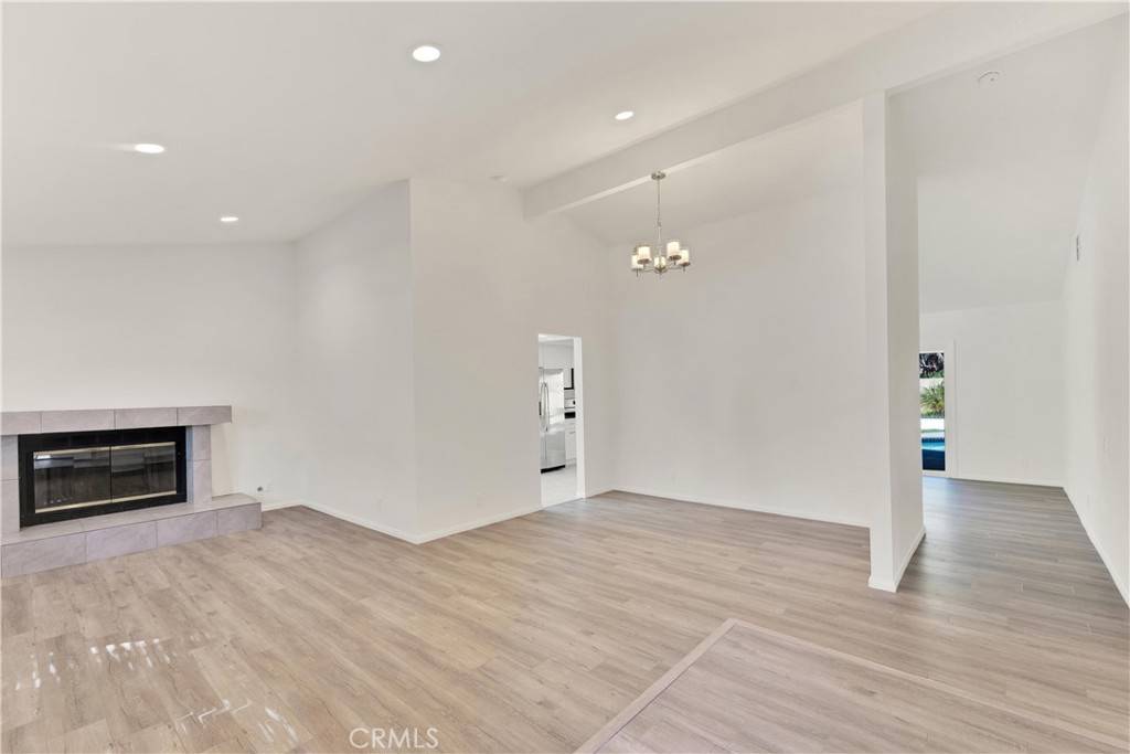 Chatsworth, CA 91311,22055 Ballinger ST