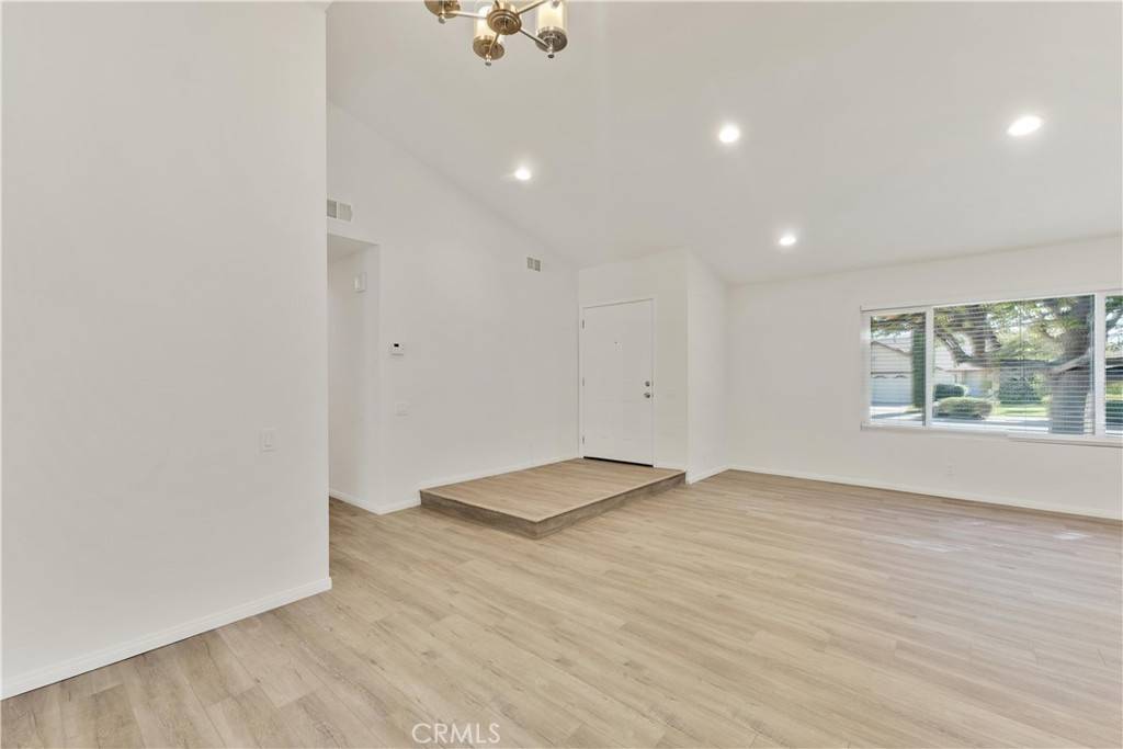 Chatsworth, CA 91311,22055 Ballinger ST