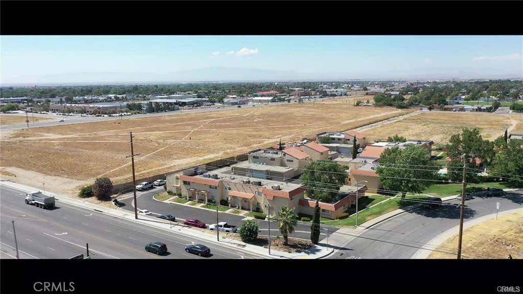 Lancaster, CA 93535,43627 Stanridge