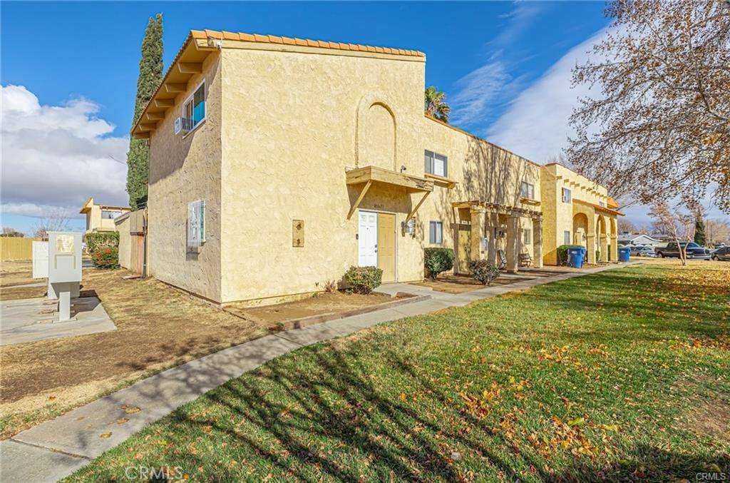 Lancaster, CA 93535,43627 Stanridge