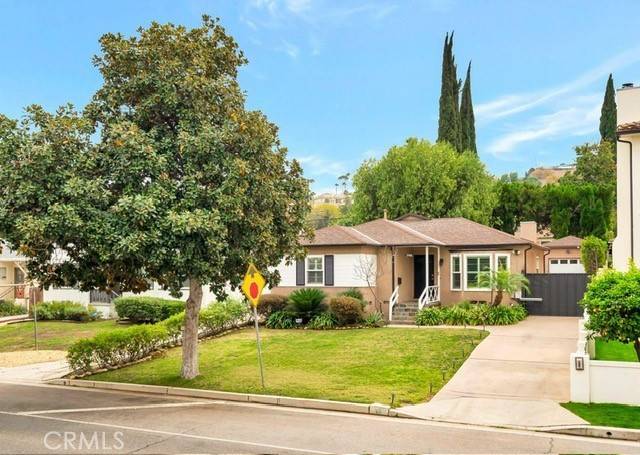 Encino, CA 91316,17946 Valley Vista BLVD