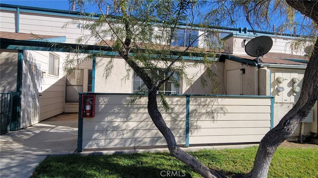 Lancaster, CA 93535,44520 15th East E #11