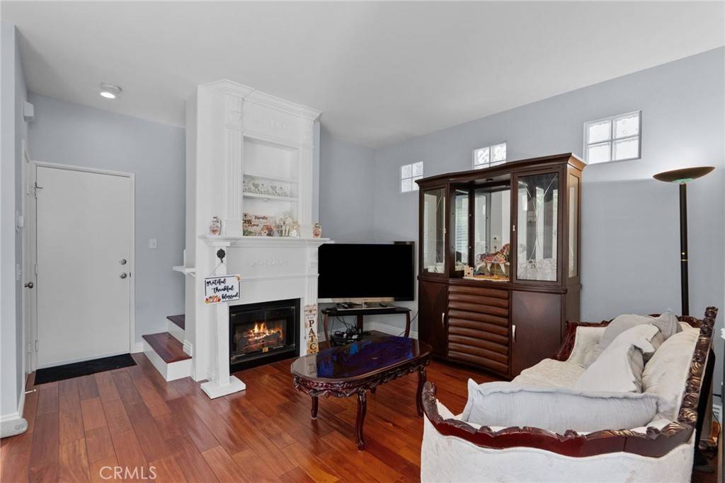 Valencia, CA 91354,27905 Crown Court