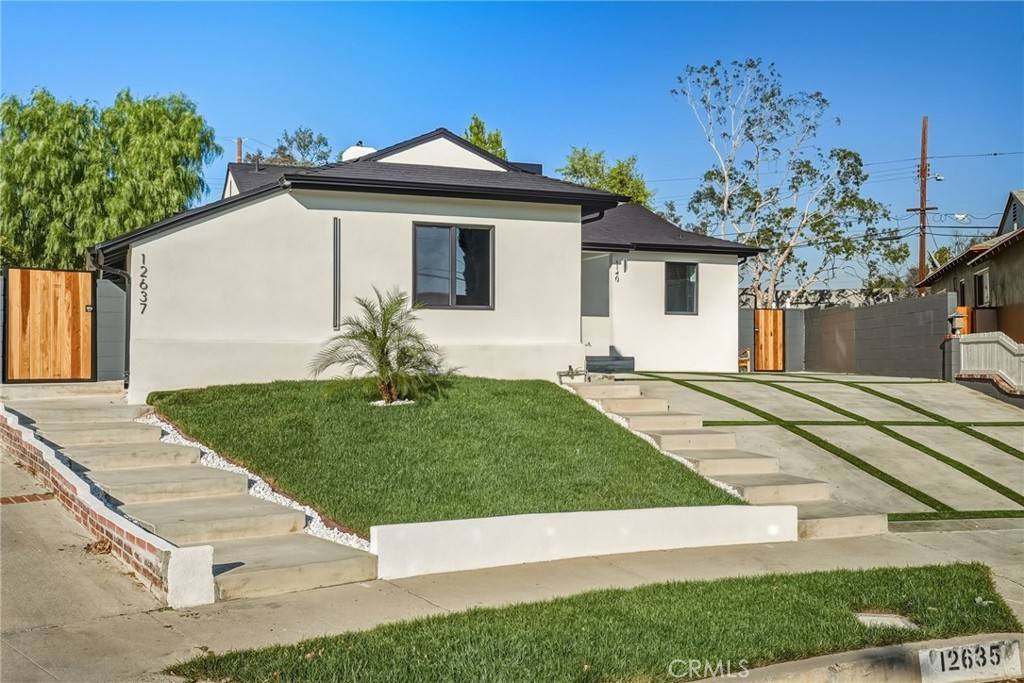 North Hollywood, CA 91605,12635 Divan PL