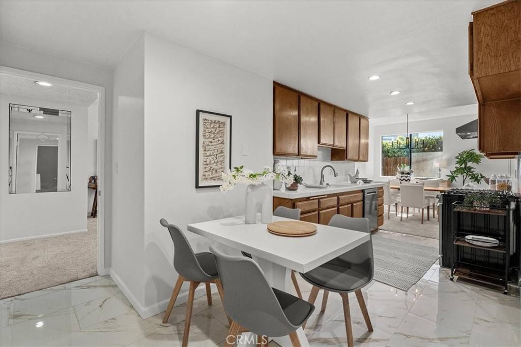 Los Angeles, CA 90035,1201 S. Roxbury Dr. #106