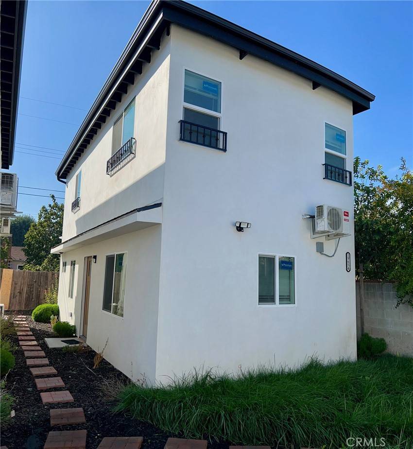 Reseda, CA 91335,18654 Runnymede St.