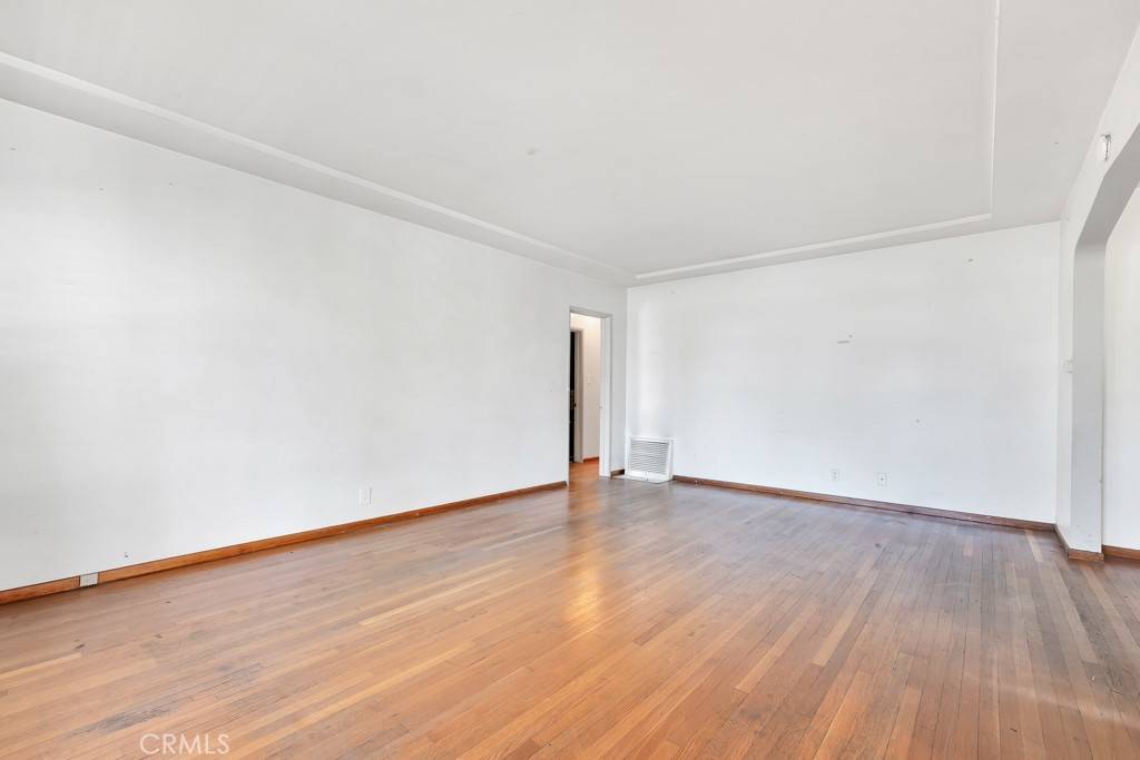 Canoga Park, CA 91304,7725 Owensmouth