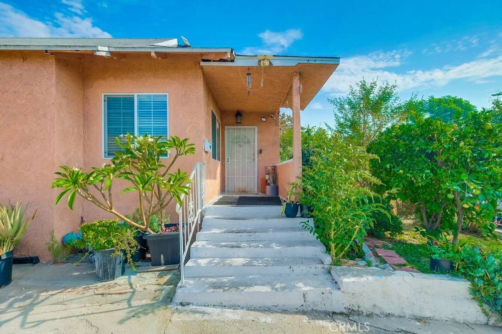 Los Angeles, CA 90065,2663 Loosmore ST