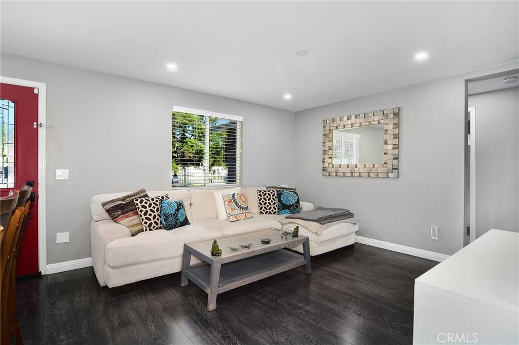 Canoga Park, CA 91303,22140 Cohasset ST