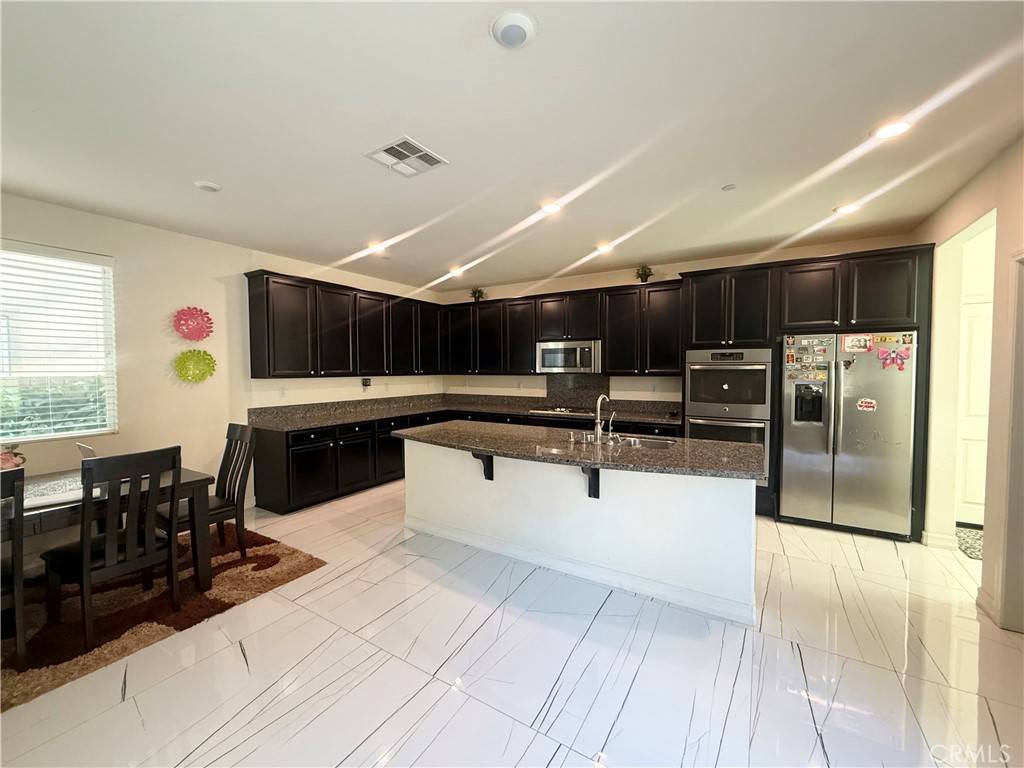 Valencia, CA 91354,28635 PARKSIDE DR