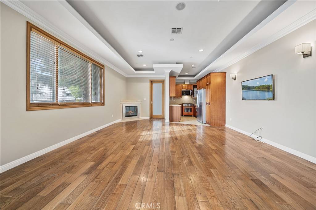 Burbank, CA 91505,216 N Buena Vista ST