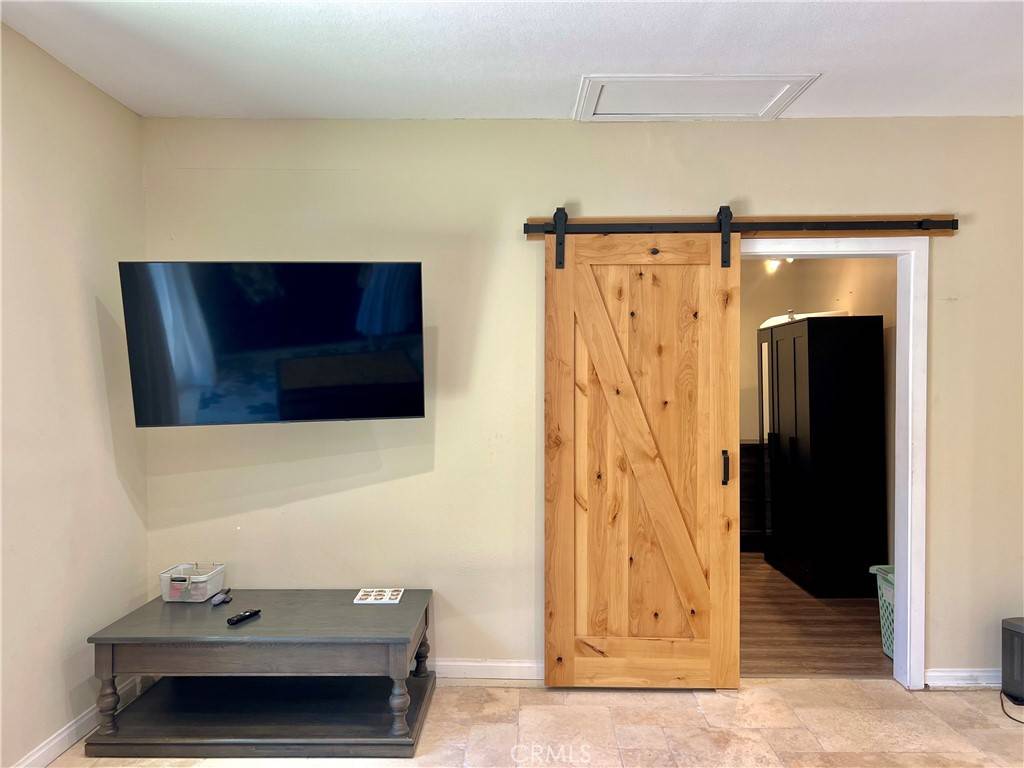 Northridge, CA 90039,17401 Raymer St