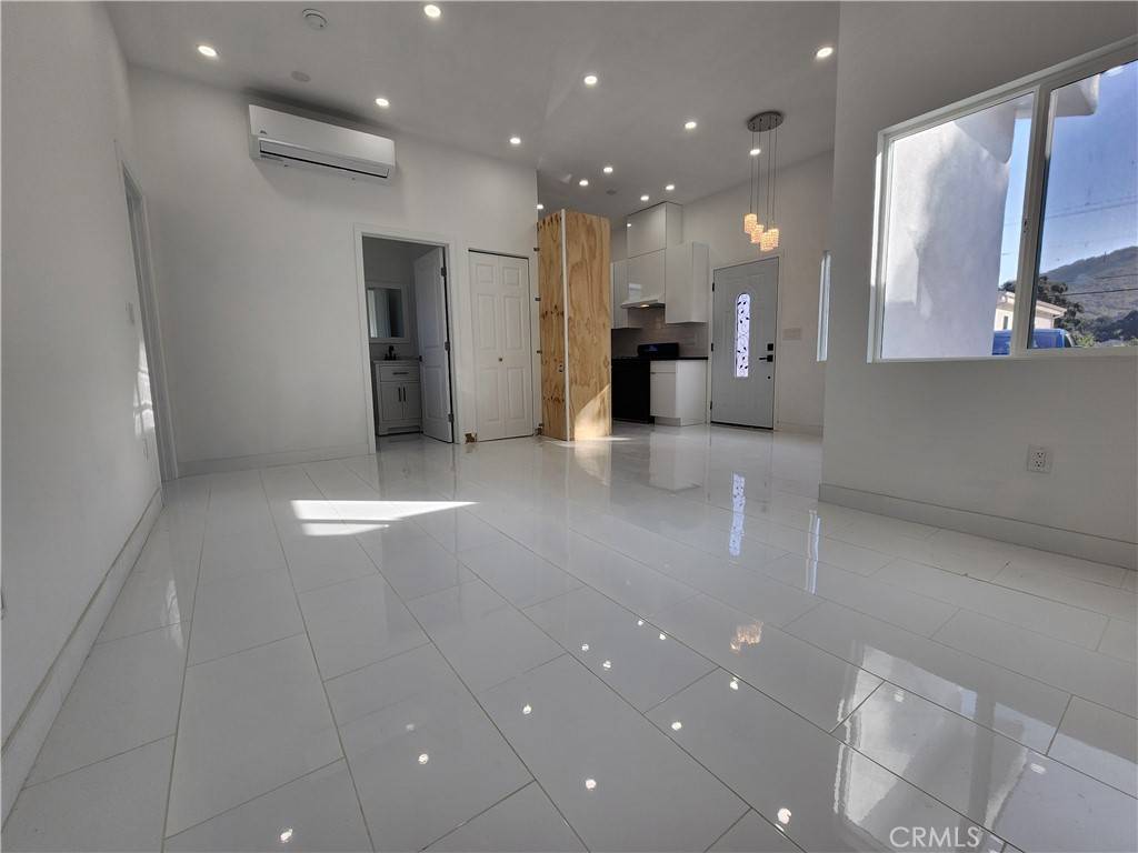 Sun Valley, CA 91352,10343 Penrose