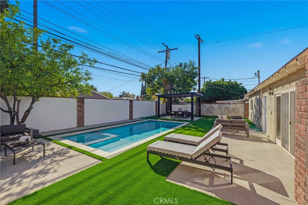 West Hills, CA 91307,23010 Hartland