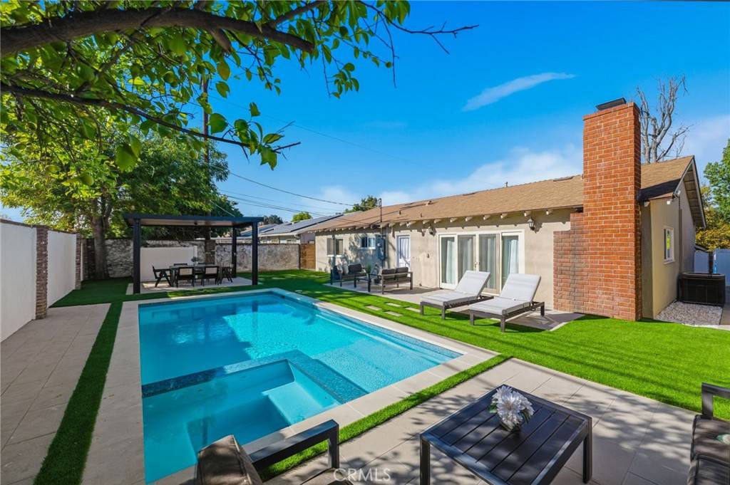 West Hills, CA 91307,23010 Hartland