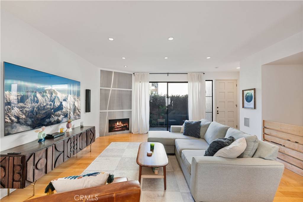 Studio City, CA 91604,4222 Troost AVE #21