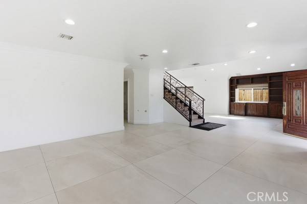 Encino, CA 91316,5048 Hesperia