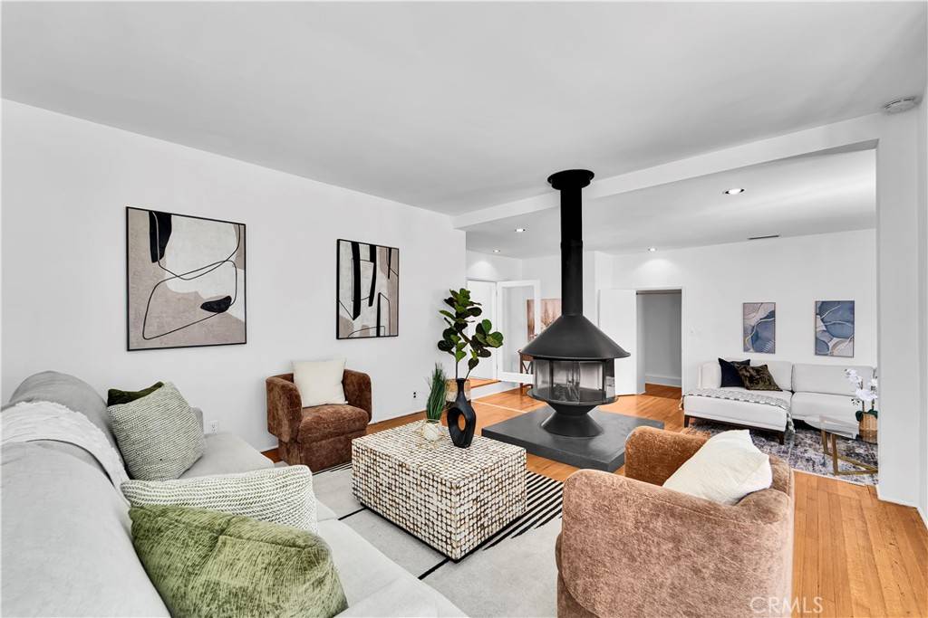 Sherman Oaks, CA 91403,4227 Van Nuys BLVD