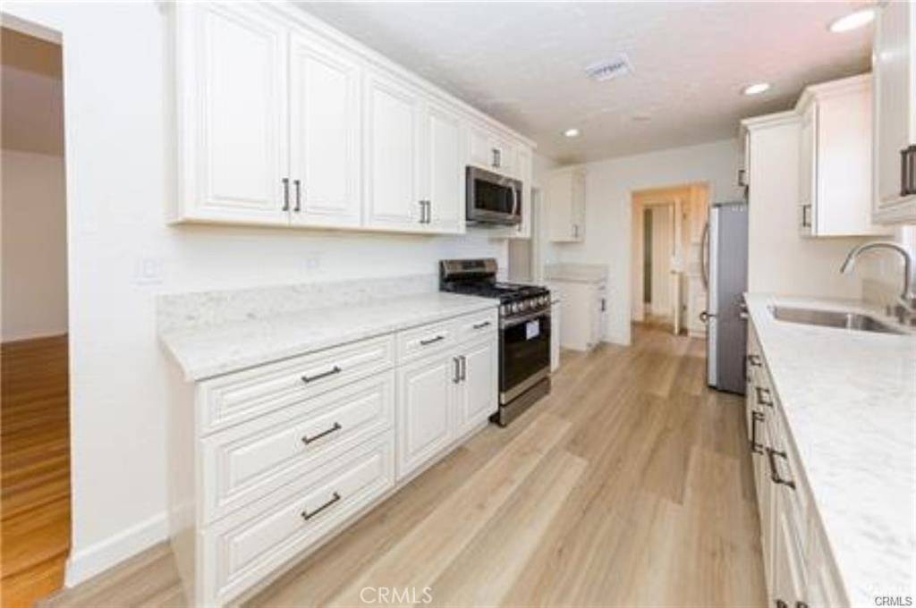 Granada Hills, CA 91343,15853 Romar St