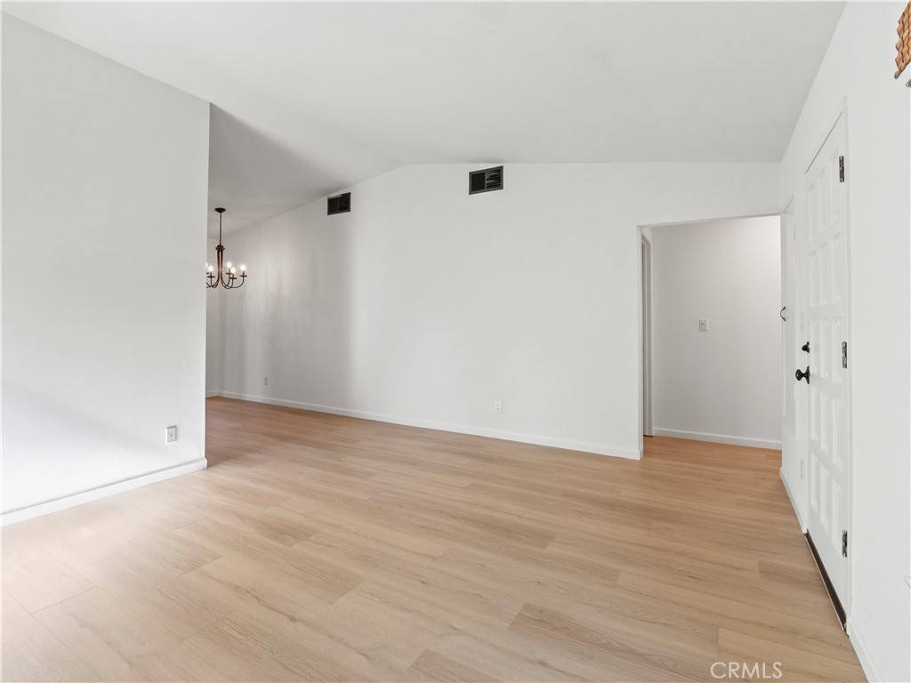 Valencia, CA 91355,23379 Calle Arino