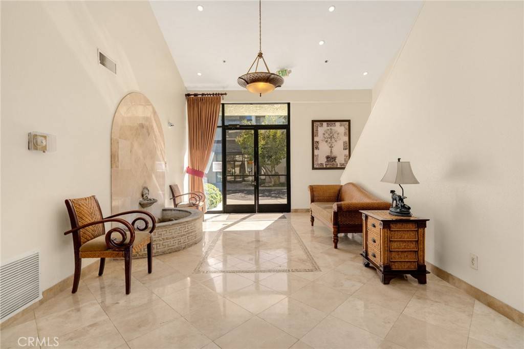 Los Angeles, CA 90042,4049 Via Marisol