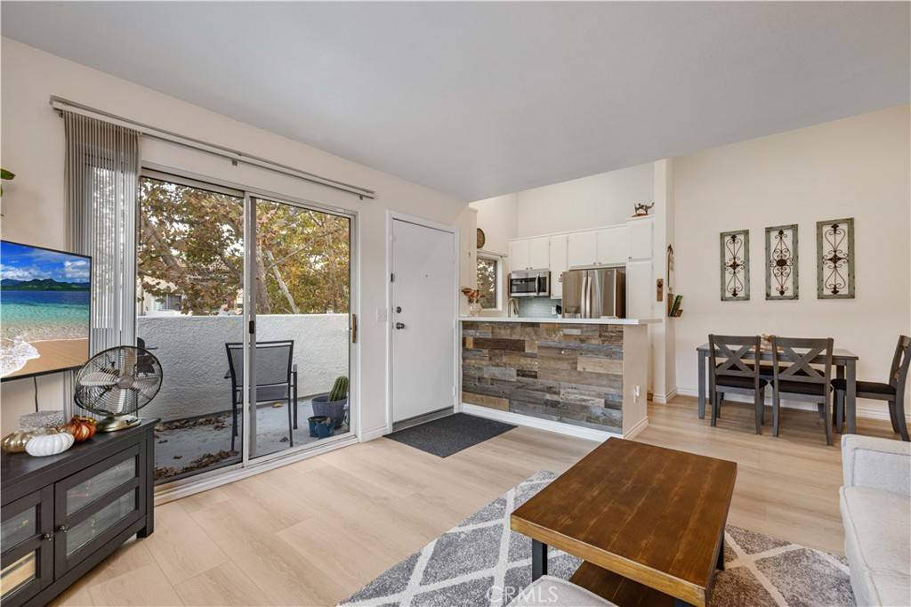 Newhall, CA 91321,24474 Valle Del Oro #201