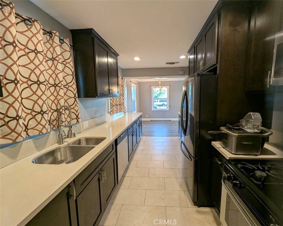 San Fernando, CA 91345,14947 Chatsworth ST