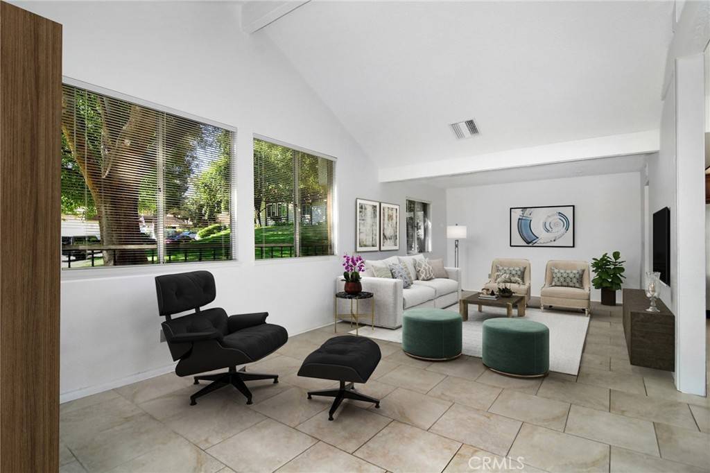 Chatsworth, CA 91311,10121 Larwin #1